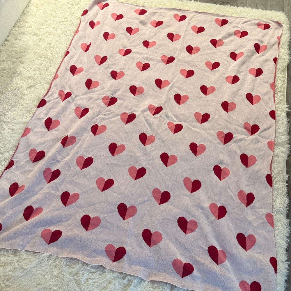Heart throw blanket
